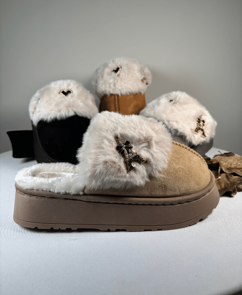 Zuecos KALESIS PARIS - Con Pelito y Pins Brillantes