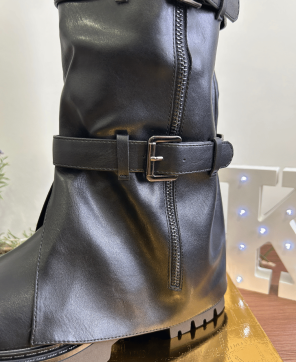 Botas KALESIS ARANXU - En Color Negro, Estilo Urbano, Muy Cómodas para la Ciudad