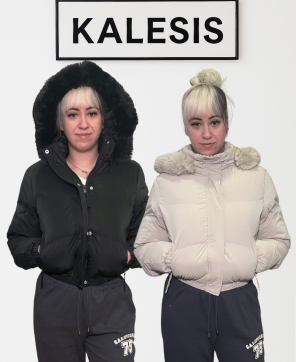 Abrigo KALESIS ÁRTICO - Caliente, Cómodo, En Dos Colores, Con Capucha de Pelo Extraíble, Bolsillo Interior y Forro de Terciopelo